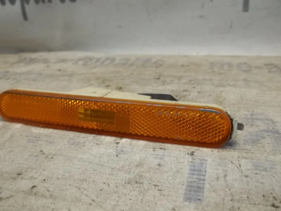 97-01 CADILLAC CATERA OEM LADO DEL PASAJERO DELANTERO DERECHO PARACHOQUES MARCADOR LUZ Foto 3 de 4