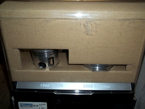 NEW IN BOX 2008 YAMAHA FX NYTRO SNOWMOBILE & PISTON 40TH ANNIVERSARY COLLECTIBLE - Picture 11 of 11