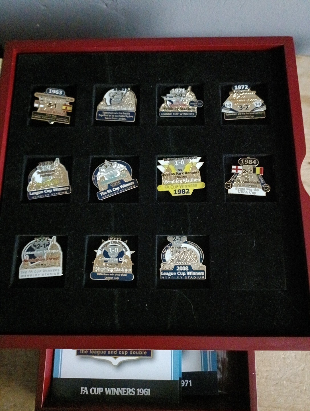 Rare Tottenham Hotspur Danbury Mint Victory Pin Badge Set Of 24 In