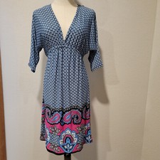 5 & Love Dress - Small Multi Color.  No Wrinkle Blend. Soft, Excellent Condition