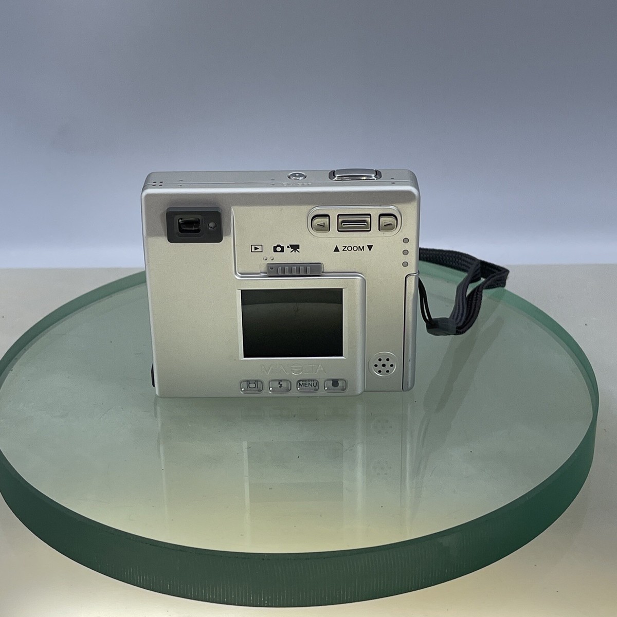 Konica Minolta Dimage X 2.0MP Compact retro Digital Camera Konica Minolta Dimage X 2.0MP Compact retro Digital Camera