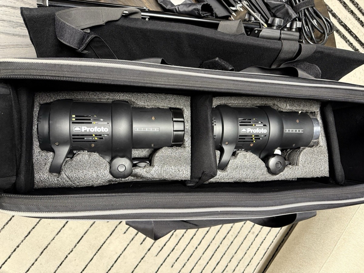 Profoto D1 Air 500 Kit w/ 2X 500ws 2 Heads, 2 Umbrellas, Case and