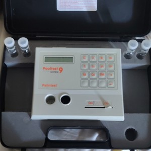 Palintest Pooltest 9 Photometer Electronic Pool Test Kit w/ Case & Vials