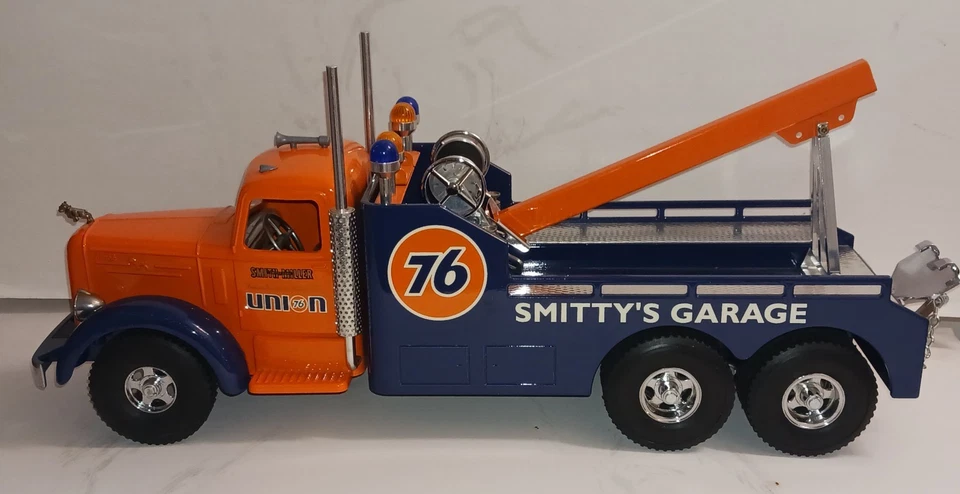 Camión de remolque Fred Thompson Smith Miller, modelo L Mack, Union 76, grúa, 98 de 250 Foto 2 de 4