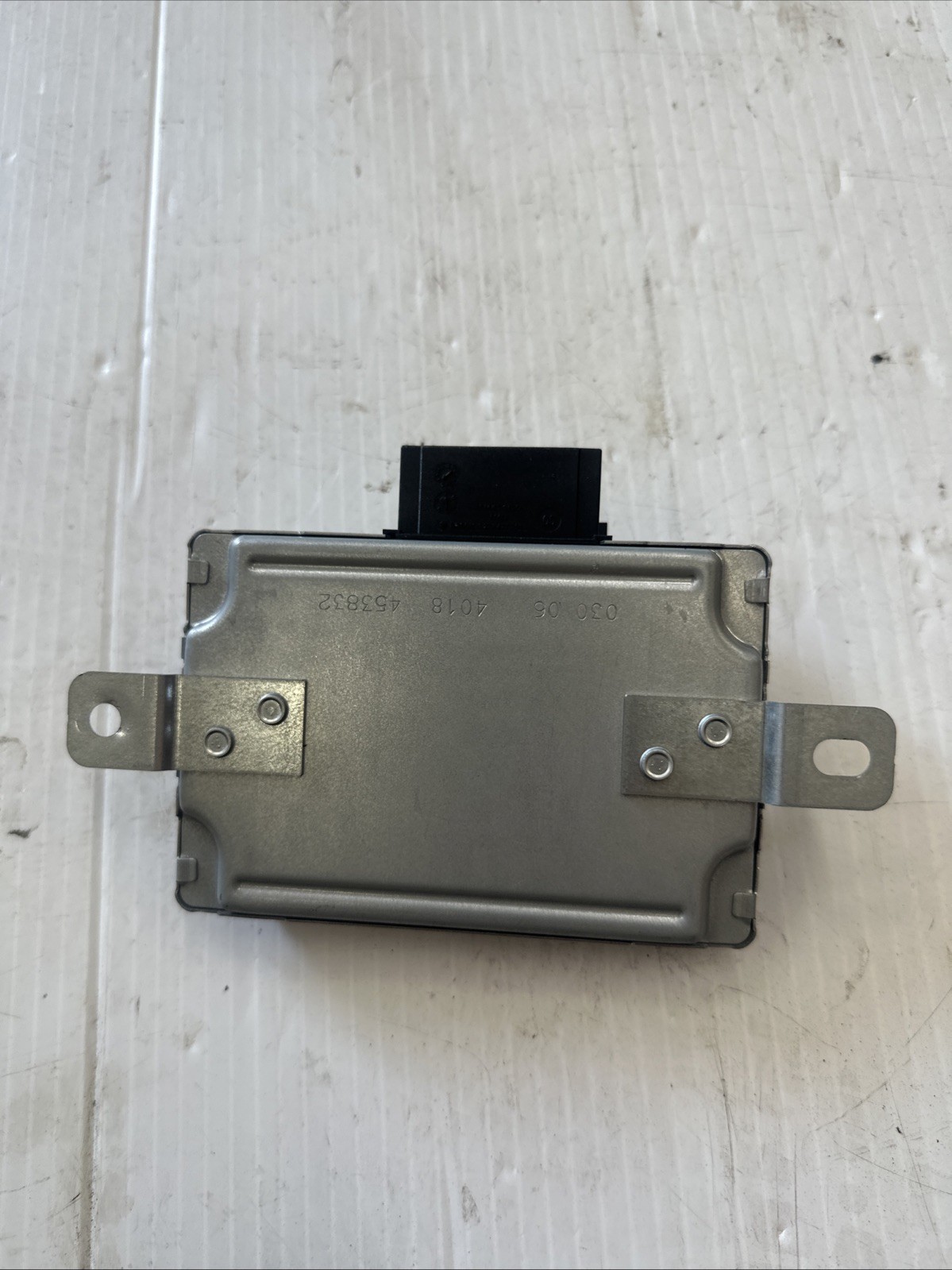 Maserati Ghibli 2017-2024 Voltage regulator