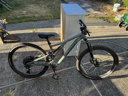 ’22 Specialized Stumpjumper Expert Demo Mountain Bike, Full Carbon