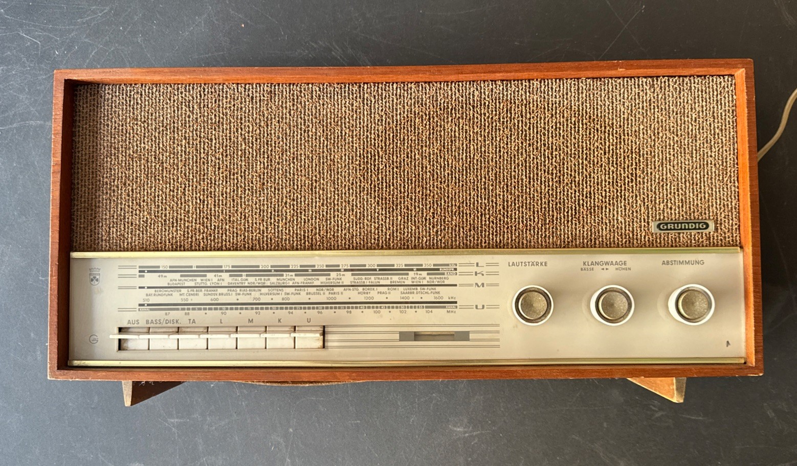 50er Jahre GRUNDIG tupe 3030 H HiFi Sound Röhrenradio (siehe Beschreibung)