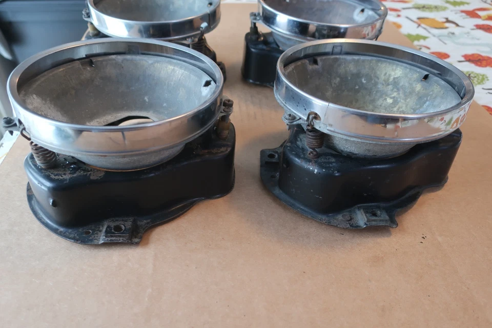 Oldsmobile Cutlass 442 1968 originales conjuntos de canastilla de faros F85 Foto 4 de 4