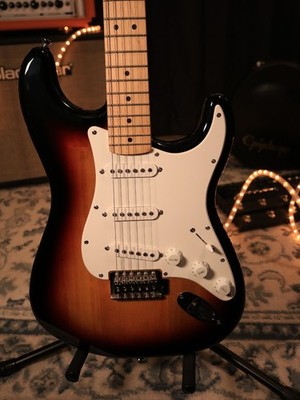 2019 Squier Bullet Stratocaster - Brown Sunburst Finish - Electric