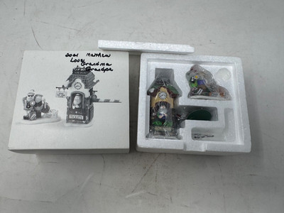 DEPT 56 - North Pole - Heritage - END OF THE LINE - NEW - Set of 2 -  #56370