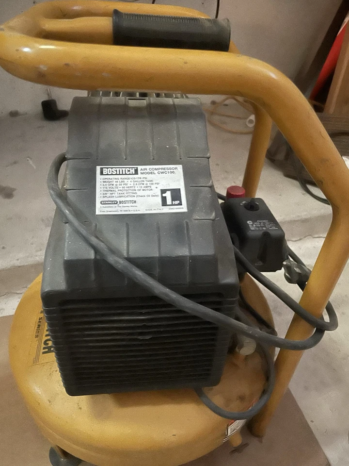Compresor de aire bostitch 4 galones modelo CWC 100 Foto 3 de 3