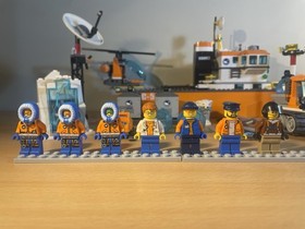 LEGO City Arctic Icebreaker 60062 &ndash; RETIRED Set &ndash; 100% COMPLETE w/ Minifigures