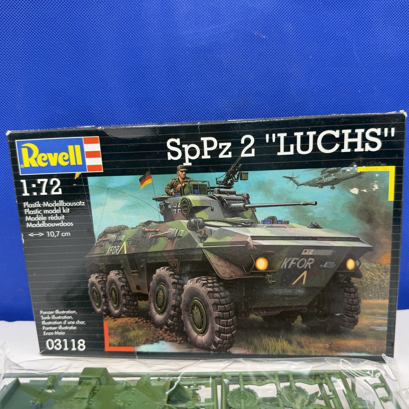 Revell 03118  SpPz 2  ""Luchs""  1:72 scale MODEL KIT MILITARY ARMOUR