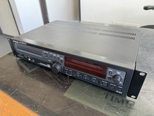 TASCAM CD-RW750 CD Player/Recorder rackmount professional - MINT - READ