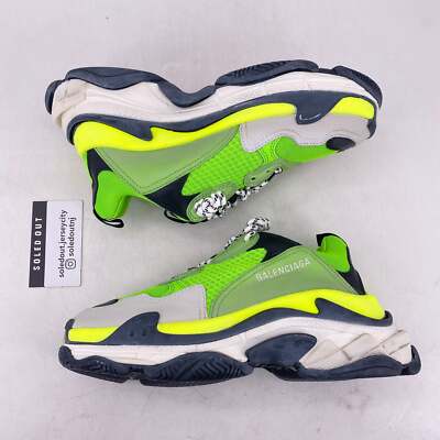 BALENCIAGA トリプルS Men's Triple S Sneaker in Black | Balenciaga US