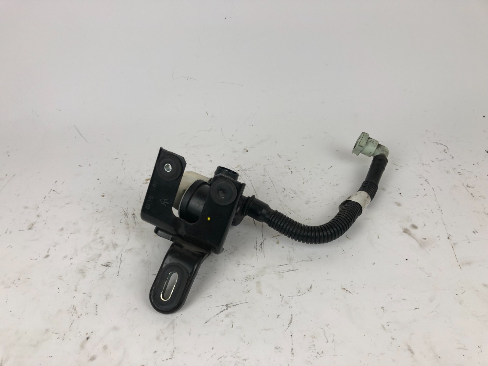 Maserati Levante Fuel Emission Leak Detection Pump Hose 06700332920 eBay