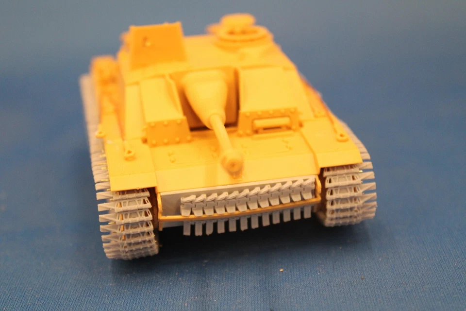 Peddinghstampa 3D 1/48 4137 Winterkette per Carro Armato III E IV Versioni Wor - Immagine 2 di 4