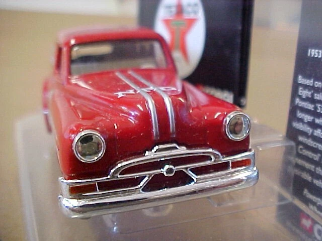 NEWARK FIRE DEPT.   1953 PONTIAC PANEL 2002 CORGI FIRE HEROES     1:64 DIE-CAST - Image 2 of 4