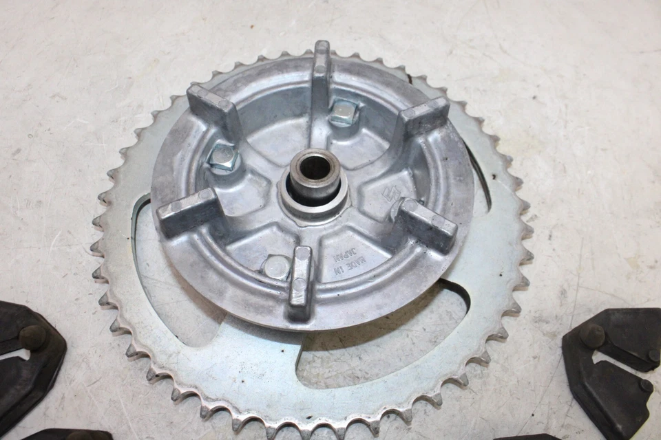 80-81 SUZUKI GS250T OEM REAR BACK SPROCKET BEARING ASSEMBLY - Image 2 of 4