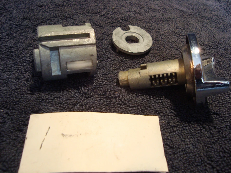 Cerradura de encendido VASO NUEVO MOPAR 05257139 Lebaron Dakota Caravan Laser T & C B1 Foto 2 de 3