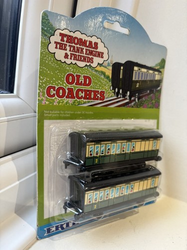 ERTL Thomas The Tank Engine & Friends - OLD COACHES - NEW - BOXED - Picture 2 of 3
