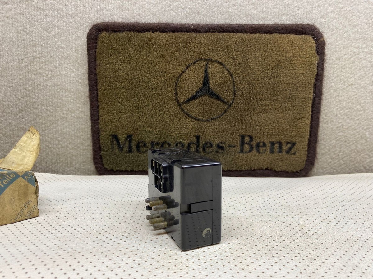 Mercedes Benz W116 Windshield Washer Pulse Generator A1168210063