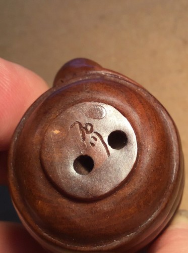 Japanese Boxwood Netsuke - Mouse on Barrel - Signed - Picture 7 of 10