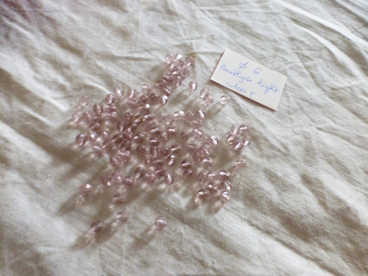 Lot De 500 Perles En Cristal De Bohème - Couleur Améthyste Light, Facettes 6mm - Fond De Stock