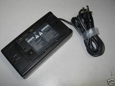 battery charger  GOLDSTAR GVC F475 camcorder power adapter electric wall plug