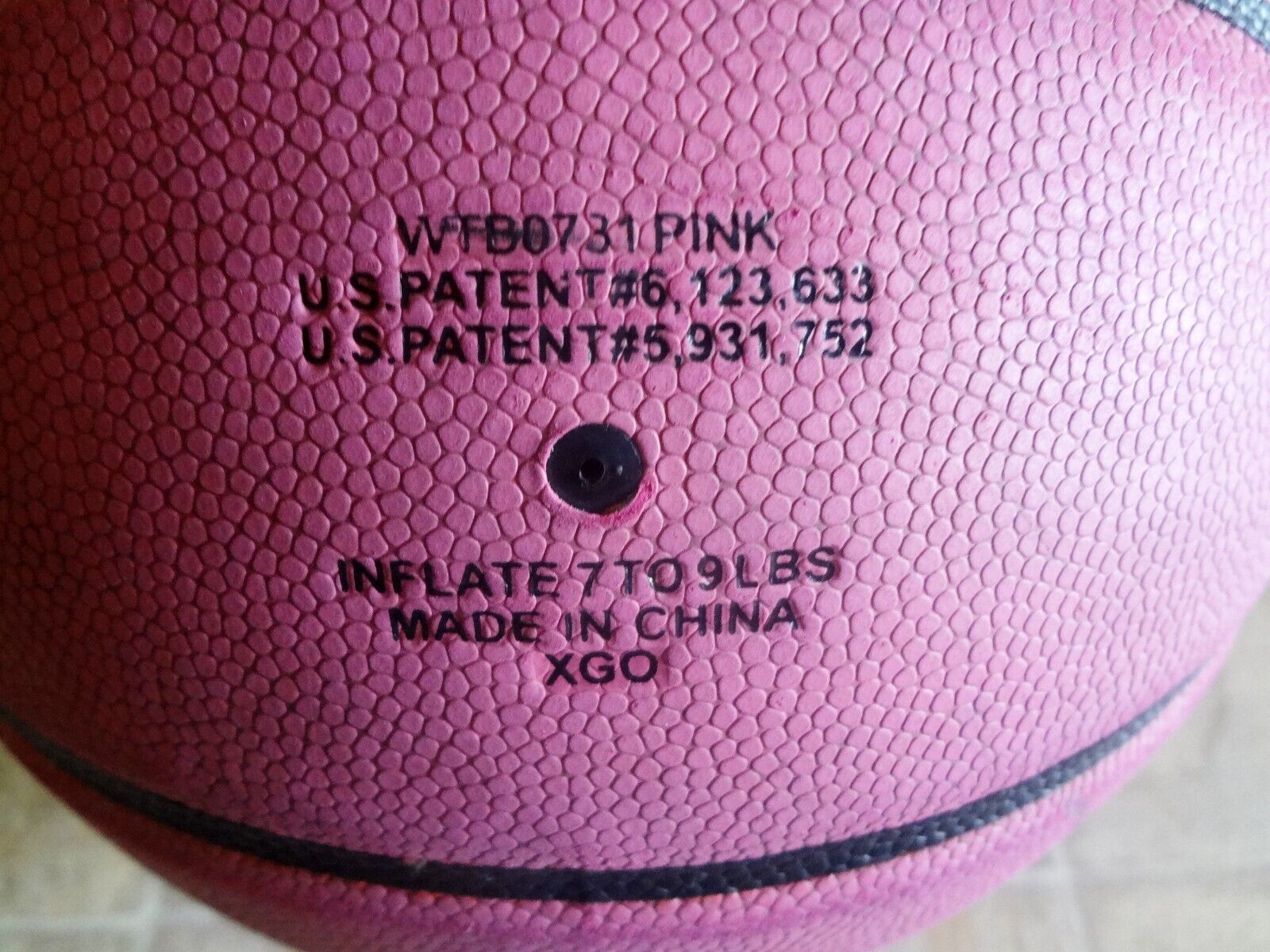 Bola de Basquete Wilson NCAA 28.5 Pink 