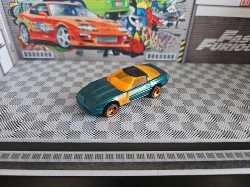Vintage Hot Wheels '80 Corvette Diecast Metal base 1/64 Collectible VGC++