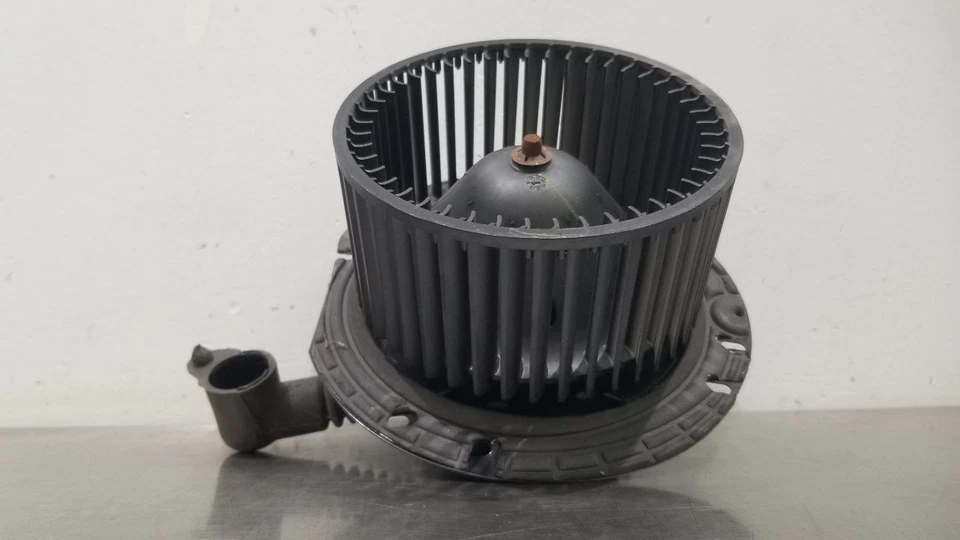 Motor soplador de aire acondicionado Ford E350 Super Duty 24 Foto 3 de 4