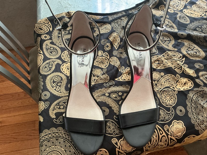 Michael Kors Sandals. Preowned