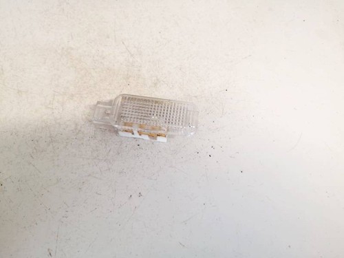 8d0947415 Innenraumleuchte Leseleuchte  Audi Q5 DE2328140-30