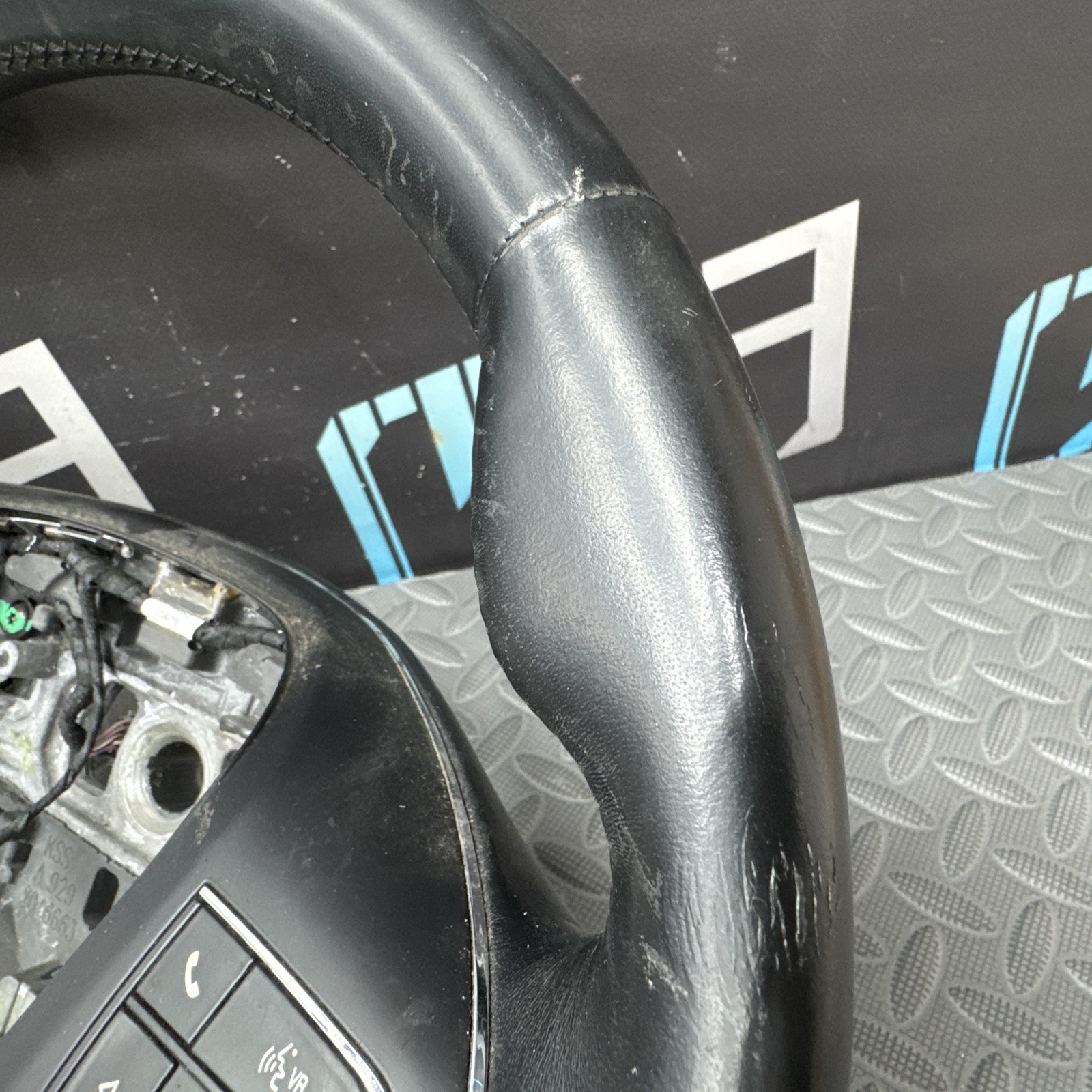 OEM 2014-2021 MASERATI GHIBLI STEERING WHEEL LEATHER W/ SWITCHES