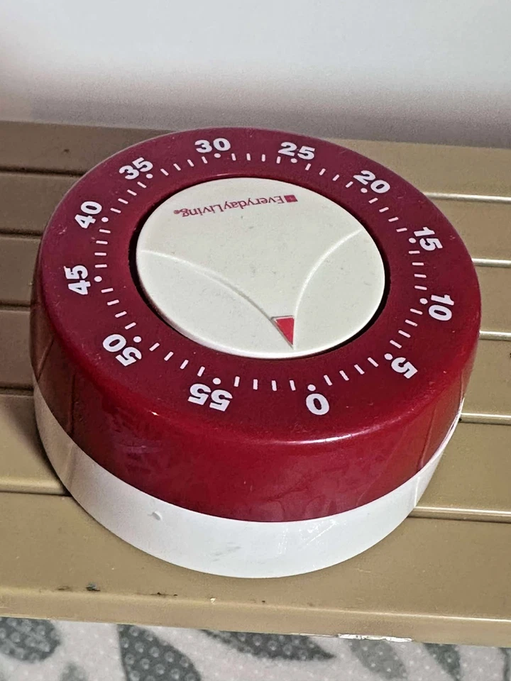 Everyday Living 1 Hour Kitchen Timer | Used Manual Cooking Timer | Pre-Owned - Image 2 of 2