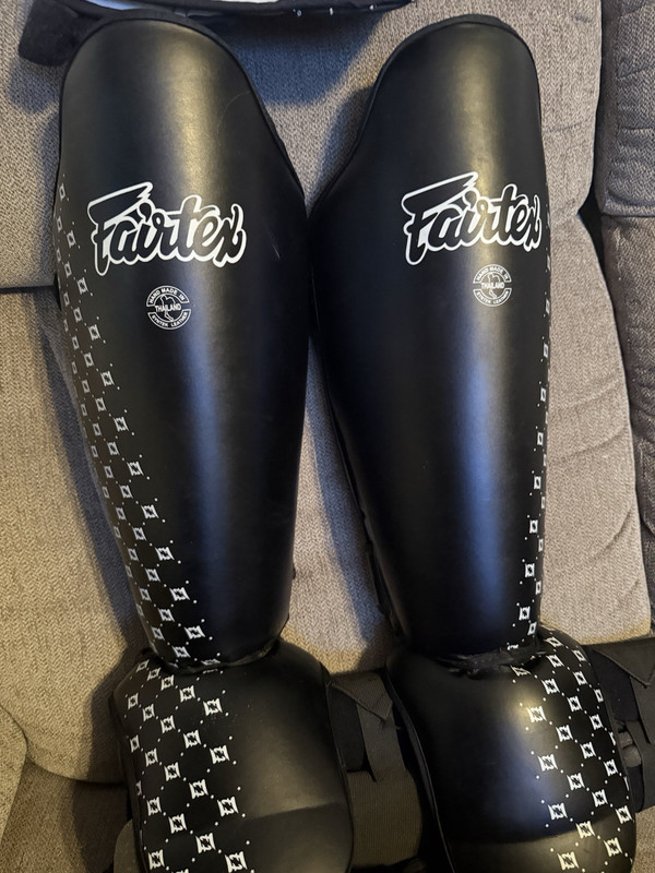 Fairtex Boxing Martial Arts Muay Thai Shin Guards Black White Protective Gear
