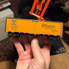  El Capitan orange HO boxcar retro train miniature display unit