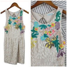 Kimchi Blue Dress size Small Floral Embroider...
