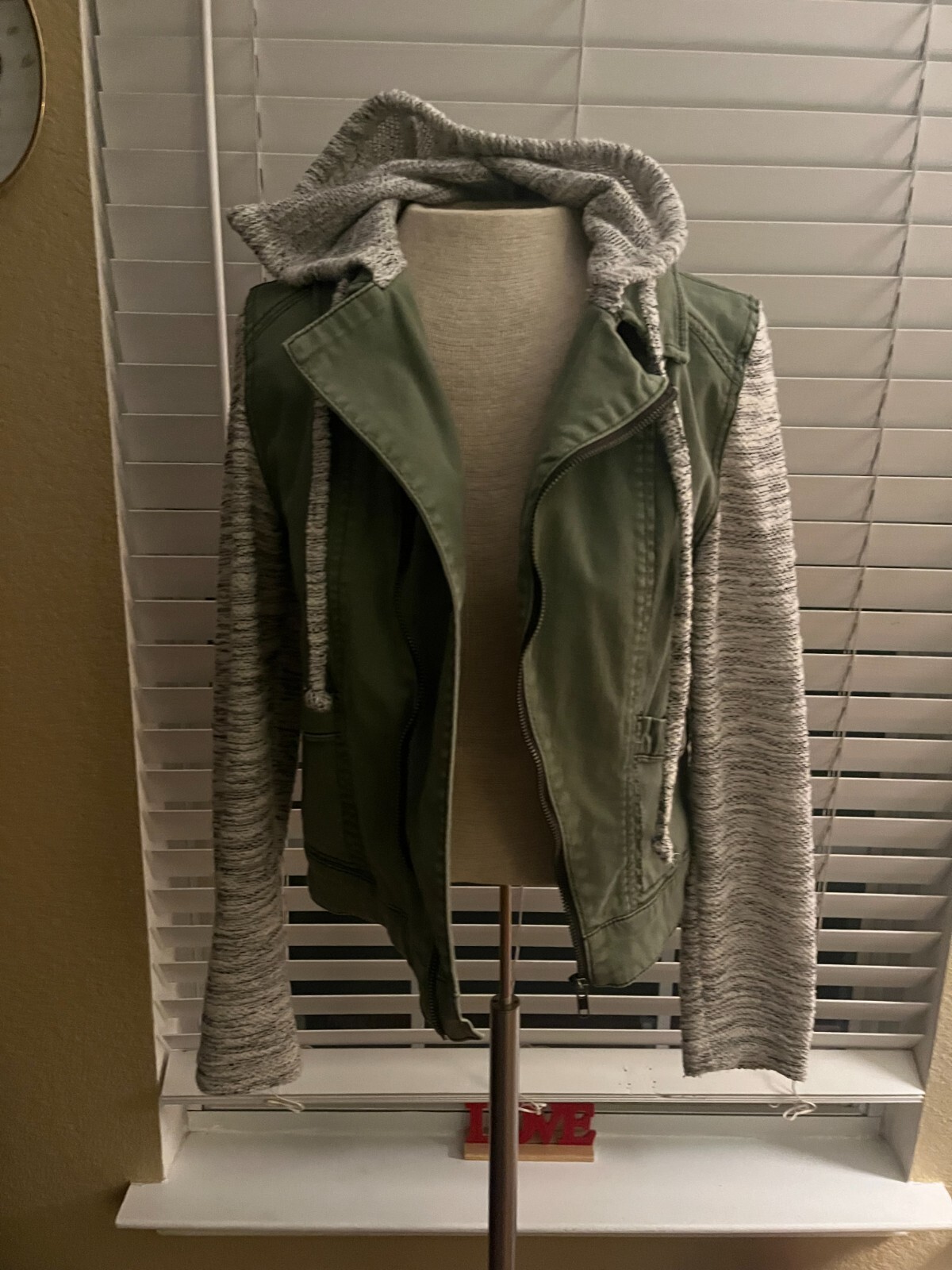 Picture 4 of 5