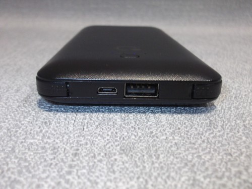 Q Ultra Slim 10000mAh Power Bank Charger With Built in Cables - Picture 2 of 10