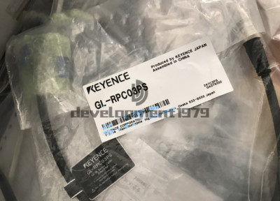 Ein KEYENCE GL-RPC03PS Neu