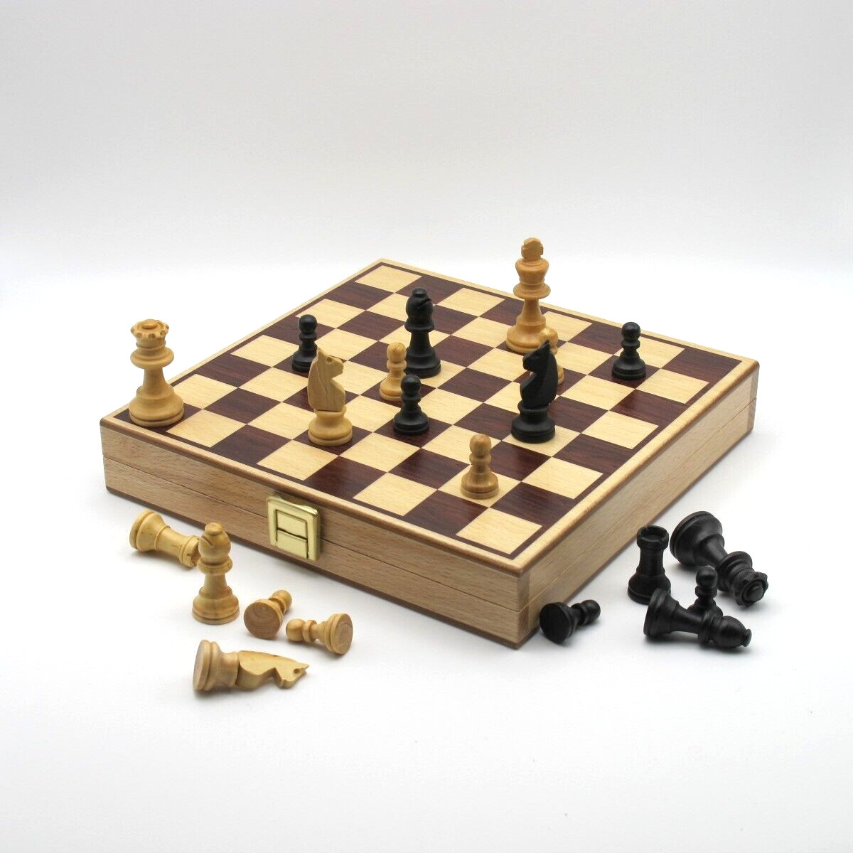 Jeu d'échecs et de dames en coffret 21 x 21 cm avec pièces en buis du Jura