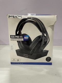 Auriculares inalámbricos para juegos RIG 800 PRO HS y estación base multifunción PlayStation