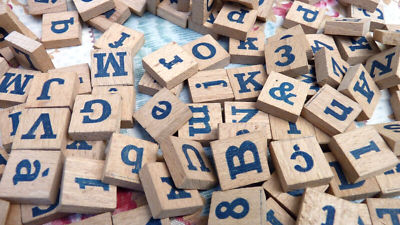 ANCIEN JEU DE cubes alphabétique en bois Bonne état A Saisir Année 50's