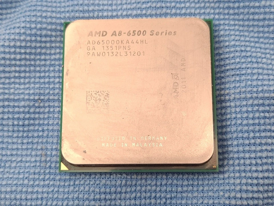 AMD A8-6500 Series CPU AD6500OKA44HL 3.5GHz Socket FM2 Quad-Core - Image 3 of 4