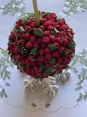 Vintage Crate and Barrel  Holly and Ivy 13'' Round Christmas Holiday Ornament EUC