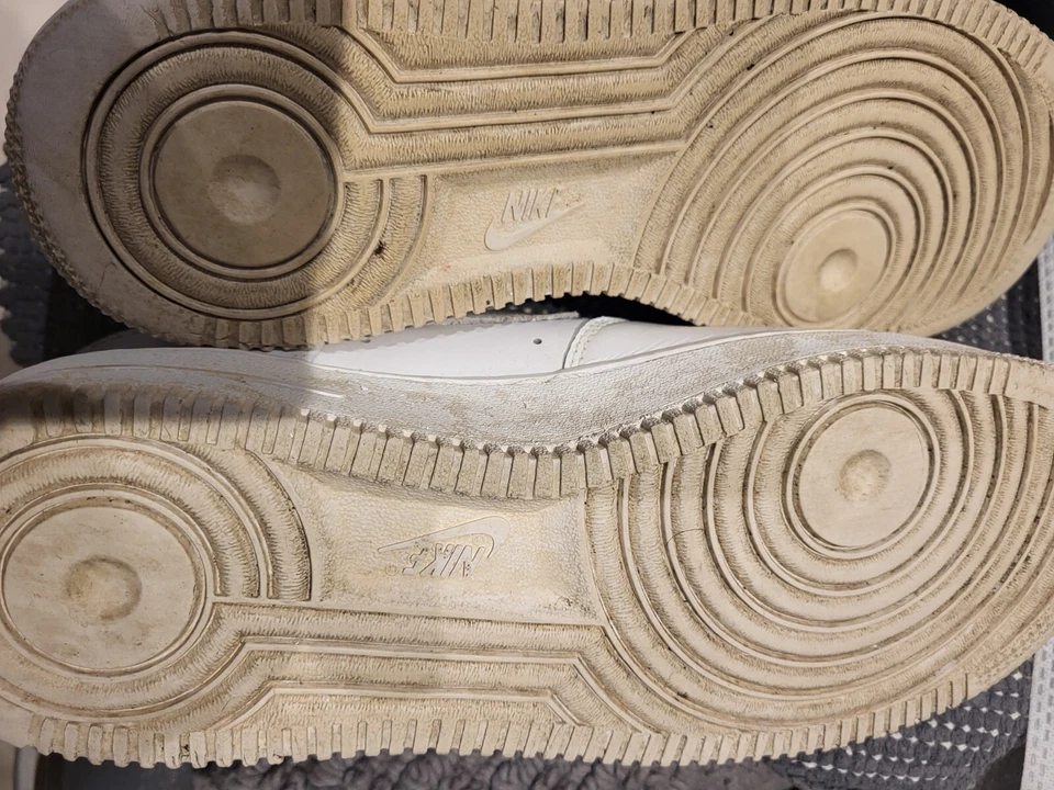 Size 9.5 - Nike Air Force 1 '07 Low Triple White, photo 4 of 5