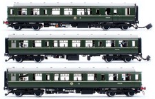 Heljan 1451 Class 104 3 Car DMU M50478/M59186/M50530 BR Green (Speed Whiskers an