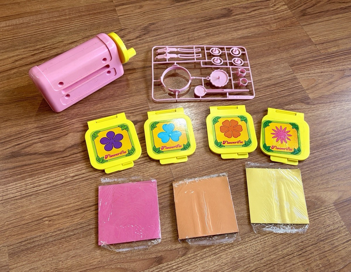Vintage 1980's Knickerbocker Toy Inc. Flowerific Paper Flower